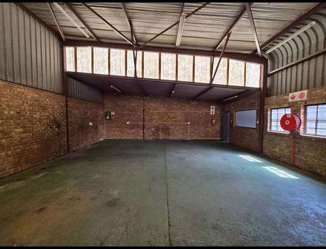 148M² WAREHOUSE TO LET IN WADEVILLE